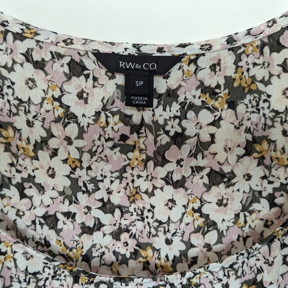 RW&Co. Floral Blouse - Picture 3 of 6